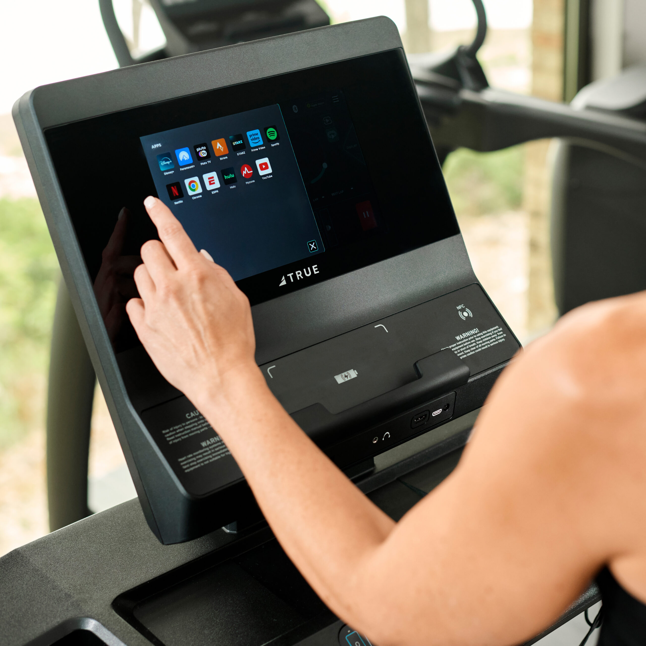 10in_Entertainment_Chrome_140-scaled