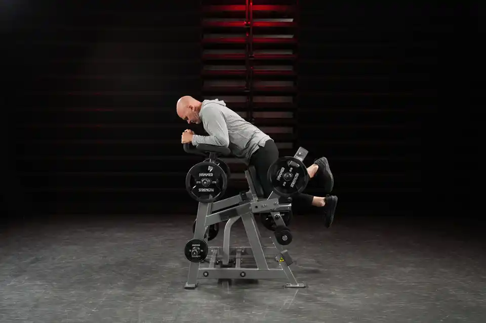 strength-plateloaded-kneeling-leg-curl-5