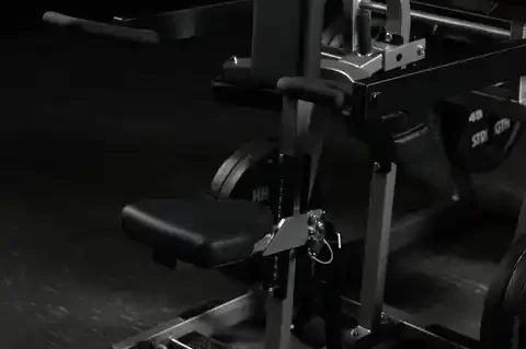 strength-plateloaded-seateddip-21