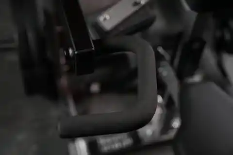 strength-plateloaded-seateddip-3