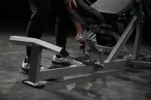 strength-plateloaded-superfly-2